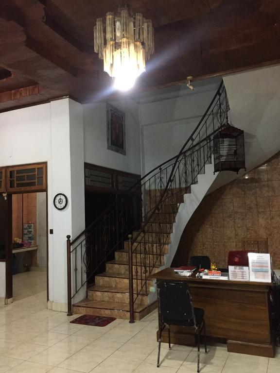 Ratih Bali Hostel Denpasar  Bagian luar foto