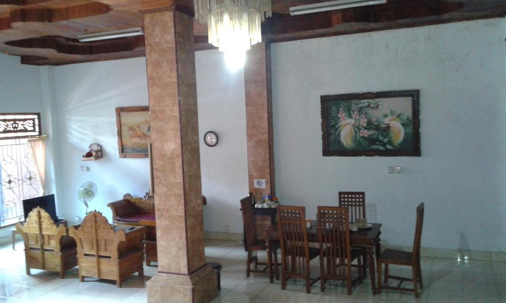 Ratih Bali Hostel Denpasar  Bagian luar foto